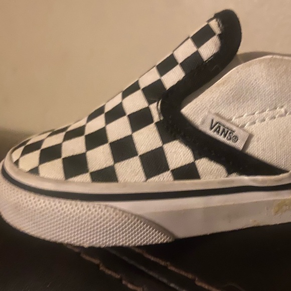 VANS.       Classic  Slip-on-V  Checkerboard - Picture 3 of 3